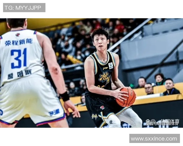 赵岩昊的篮球之路：从青涩少年到职业赛场的璀璨明星